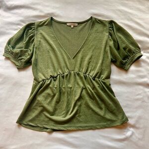 Woman’s green size small dress shirt from Go Fashion